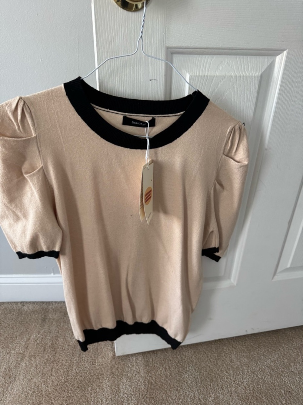 Dokotoo Cream Short Sleeve Knit Top with Black Trim